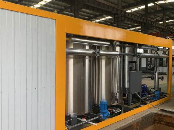 In what three ways are the emulsion bitumen equipment systems heated_2
